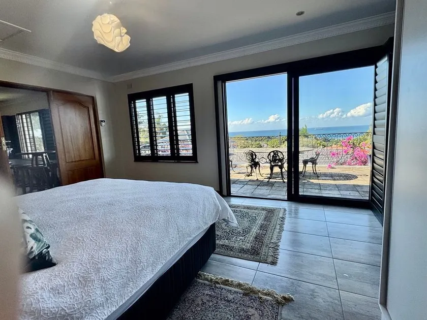 Up market flat in Umhlanga - Image 1