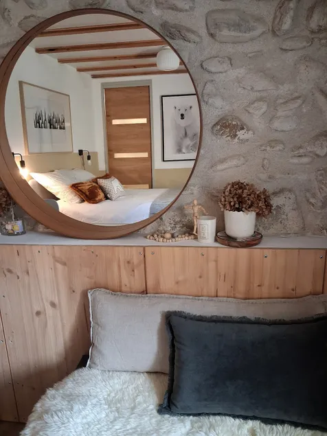 Independent accommodation in a house - Image 1
