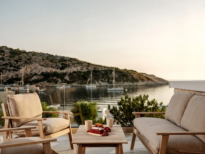 Alýria Sea Side Suites - Image 1