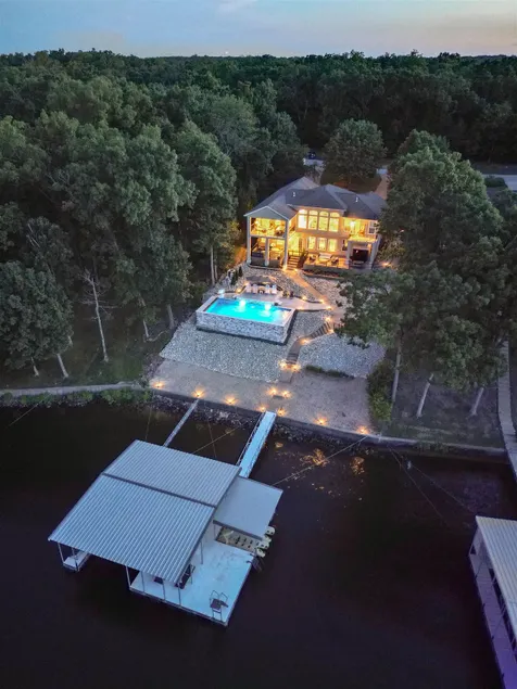 Lake Ozark Estate-Hot tub, Sauna, Game room, Pool - Image 1