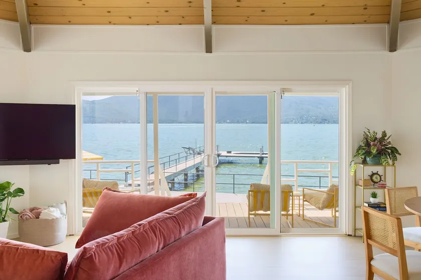 Retro Lake Front Home | Stay On The Water - Image 1