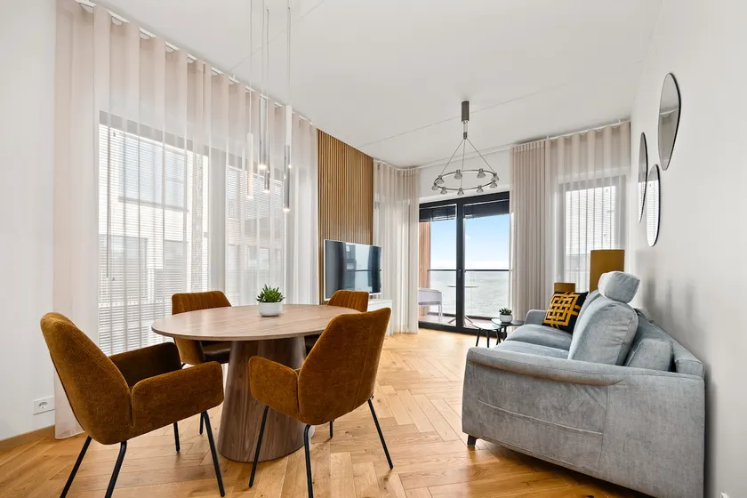 Sea-view newly furnished apt in central Tallinn - Image 1