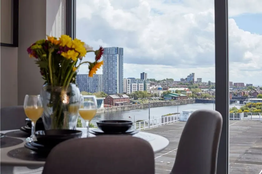 Near Albert Dock | Perfect for 8 - Image 1