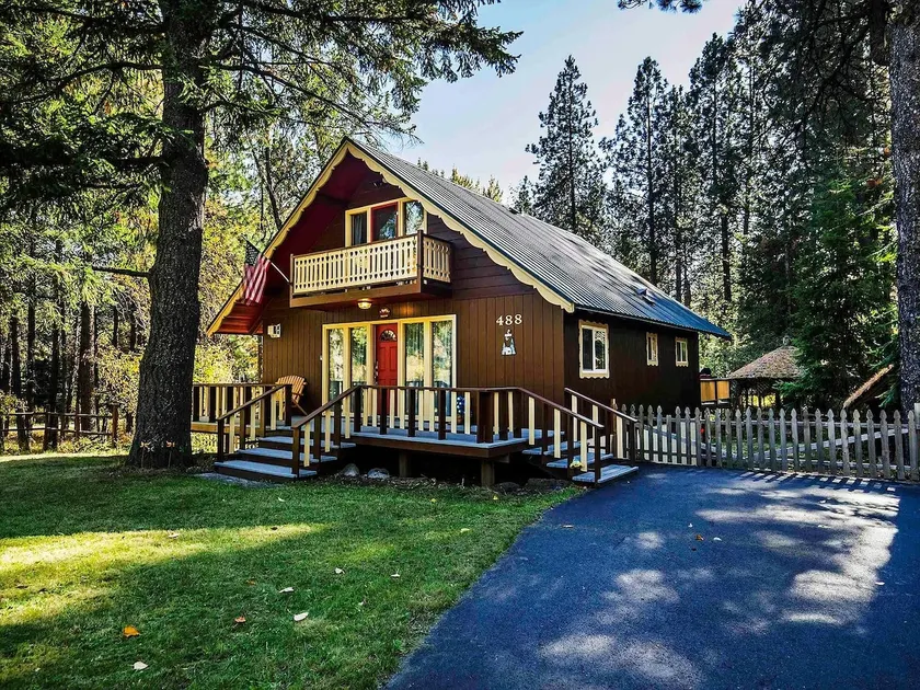 Chalet at the base of Schweitzer Mountain - Image 1