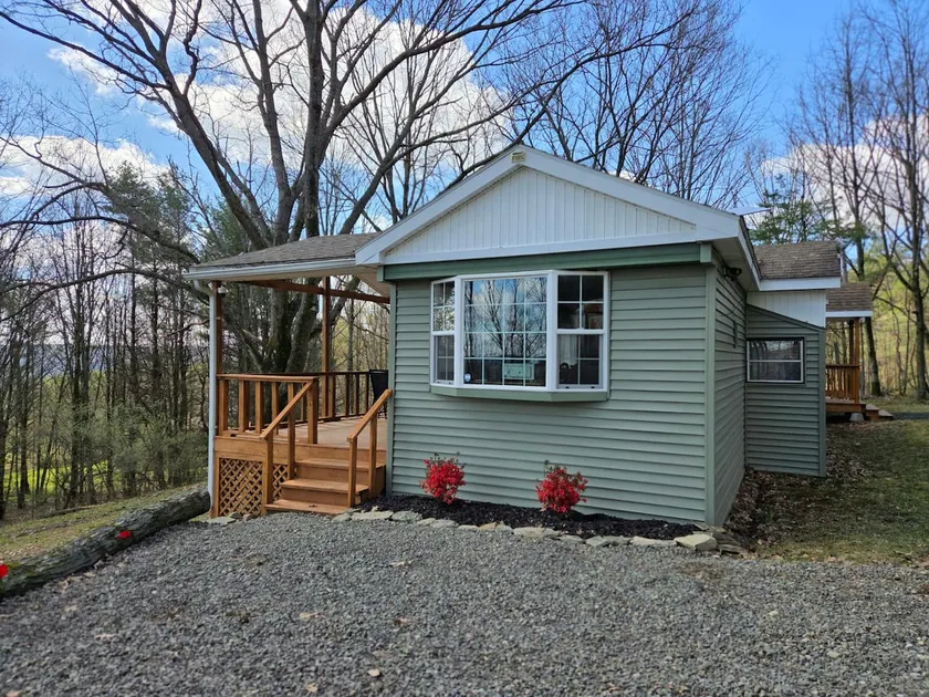 Black Deer Cabin - Image 1