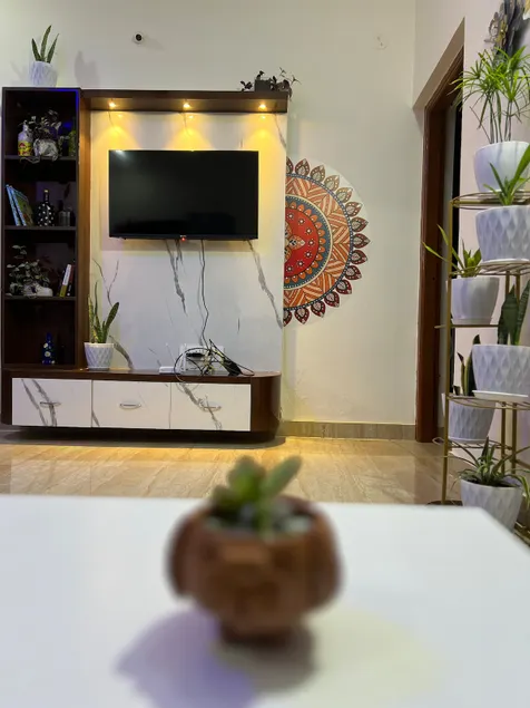 Lily - Blooms Your Stay ! - Image 1
