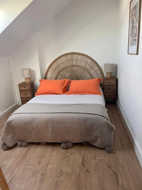 Two-bedroom apartment - Image 1