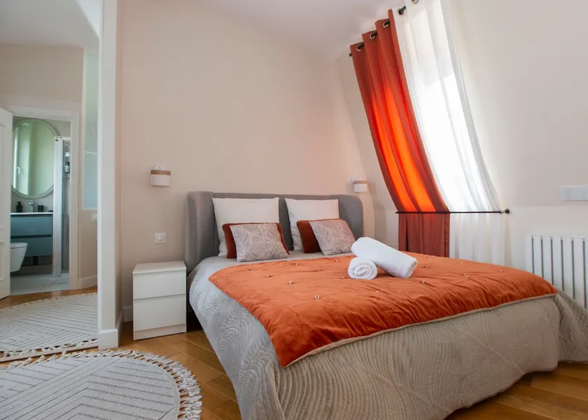 LuxeNeuf Villa • AC • Sauna • Free Private Parking - Image 1