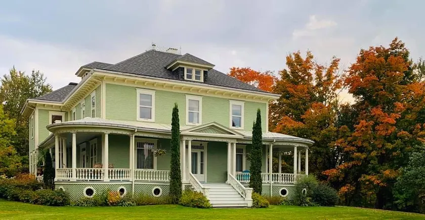 Elegant Historic Victorian Villa with hot tub! - Image 1