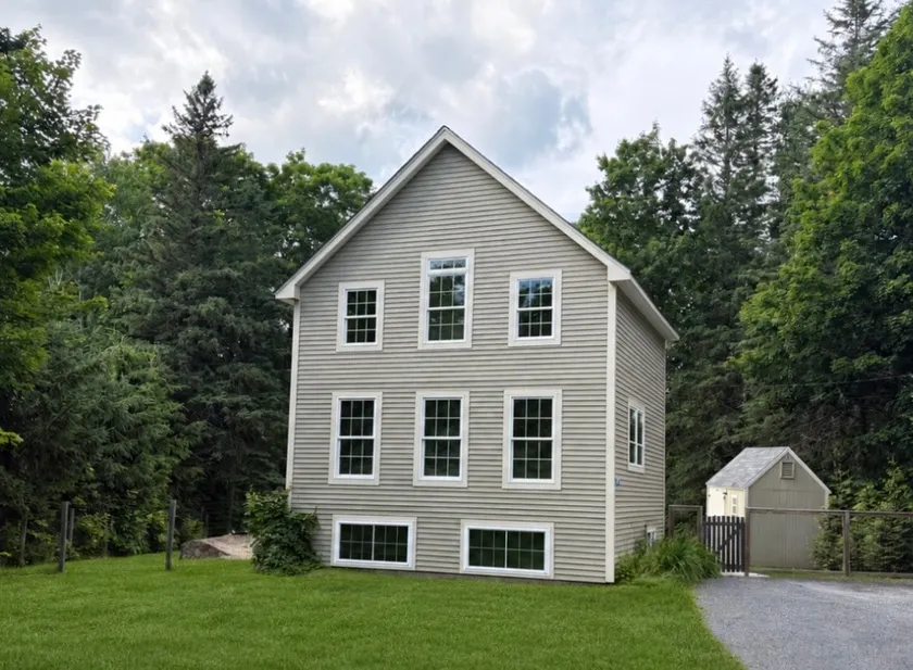 Bright, Cozy Home on Biking Trails - Image 1
