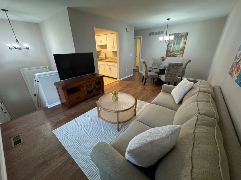 Royal Oak House - Image 1