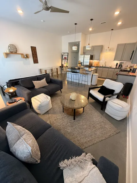 *NEW* Intoku Loft- 2bd/2ba- Blocks from Mass! - Image 1