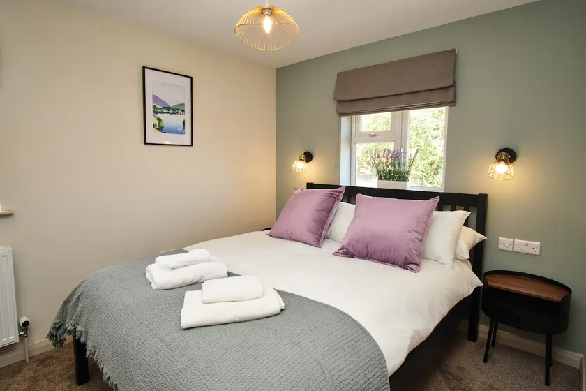 Stylish 4BR House w/ Parking | Sleeps 6 | Garden - Image 1
