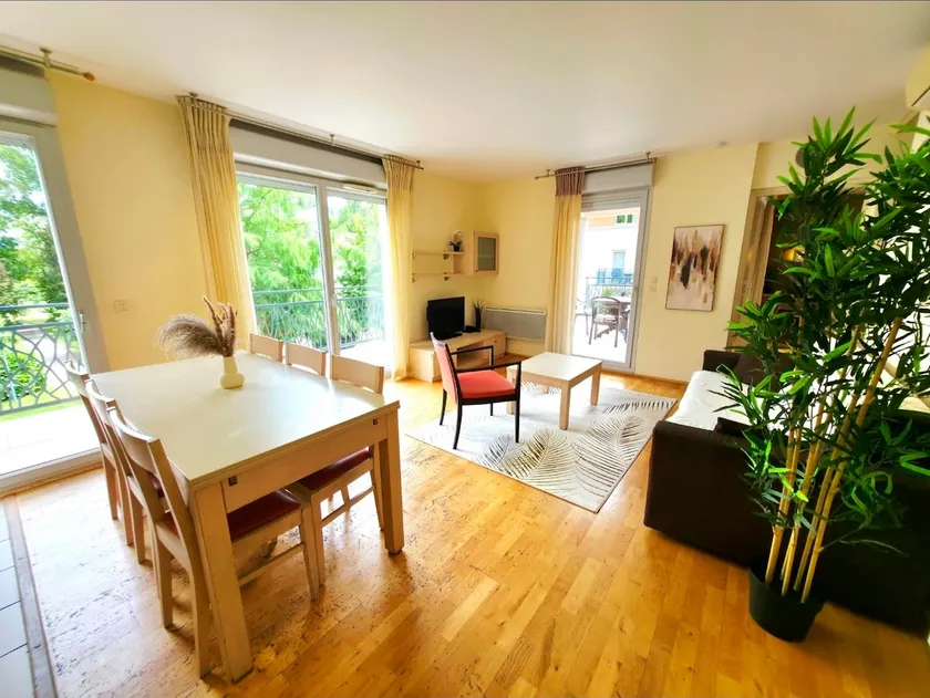 Great space & view, well located - Image 1