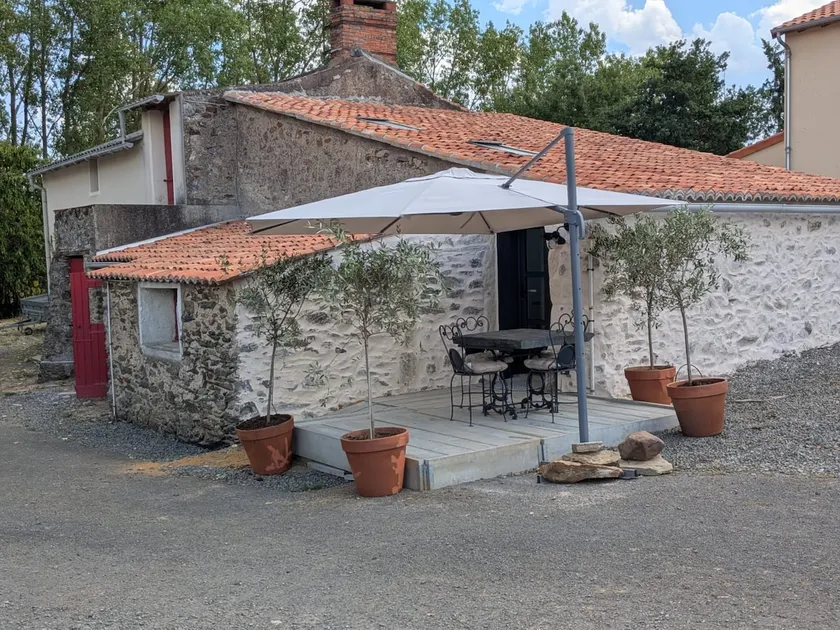Petite Hugrie annex. Loire by bicycle - Image 1