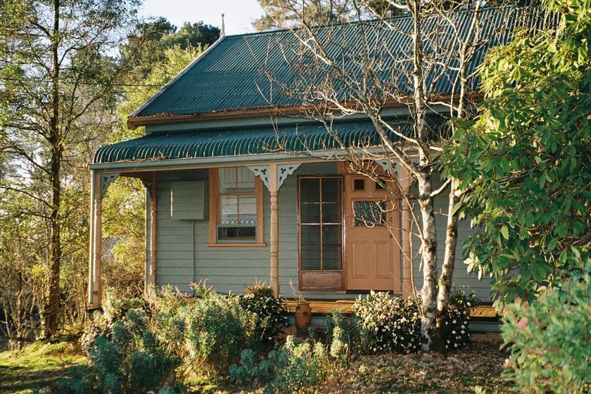 Original Weatherboard Cottage - Image 1