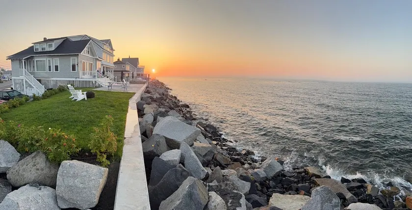 Oceanfront Sunrise and Set with Waterfront Hot Tub - Image 1