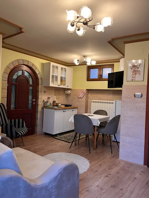 Apartment 24 - Image 1