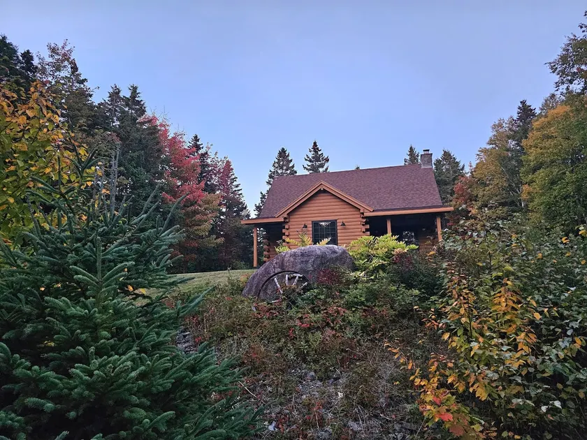Cozy Cove Chalet - Image 1