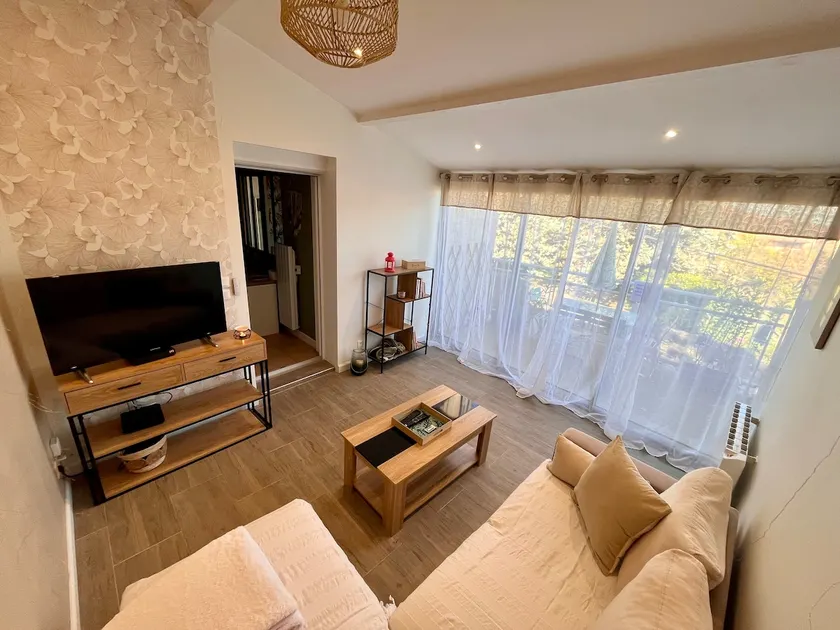 5 minutes A75, house in the heart of the village - Image 1