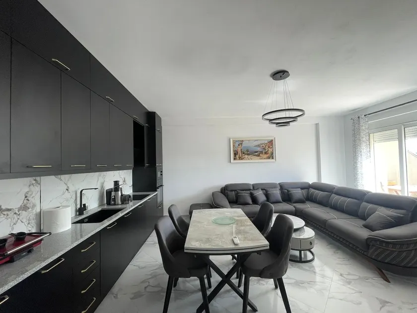 Modern Luxury Apartment in the Center of Fier - Image 1