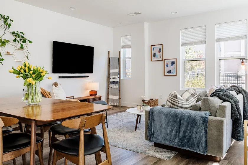 Spacious & Stylish Rooftop Retreat l 2Bd/3Ba RiNo - Image 1
