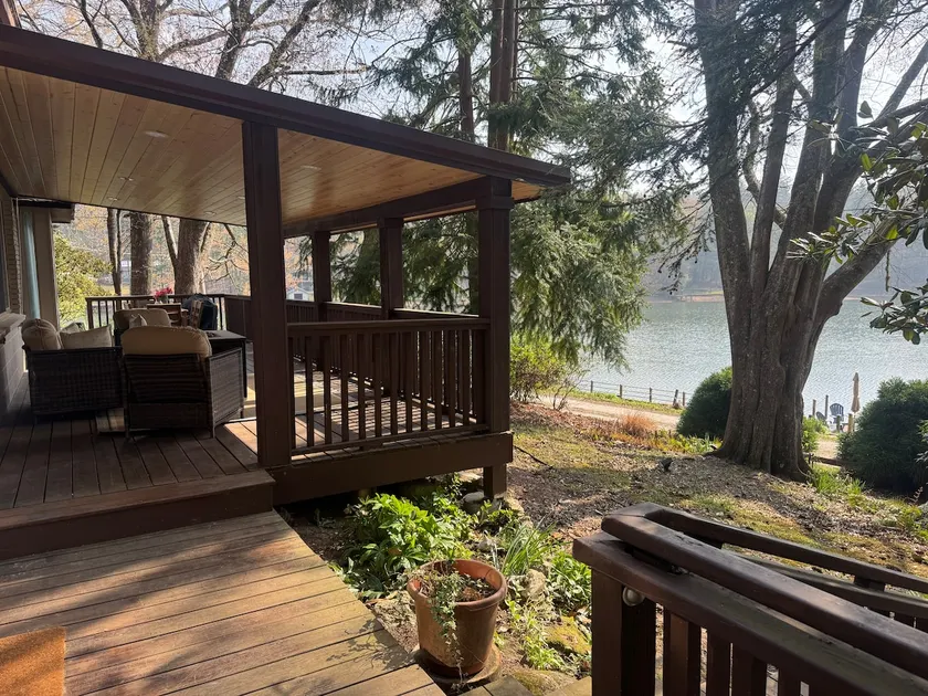 Carolina Cottage - Mountain Lake Getaway - Image 1