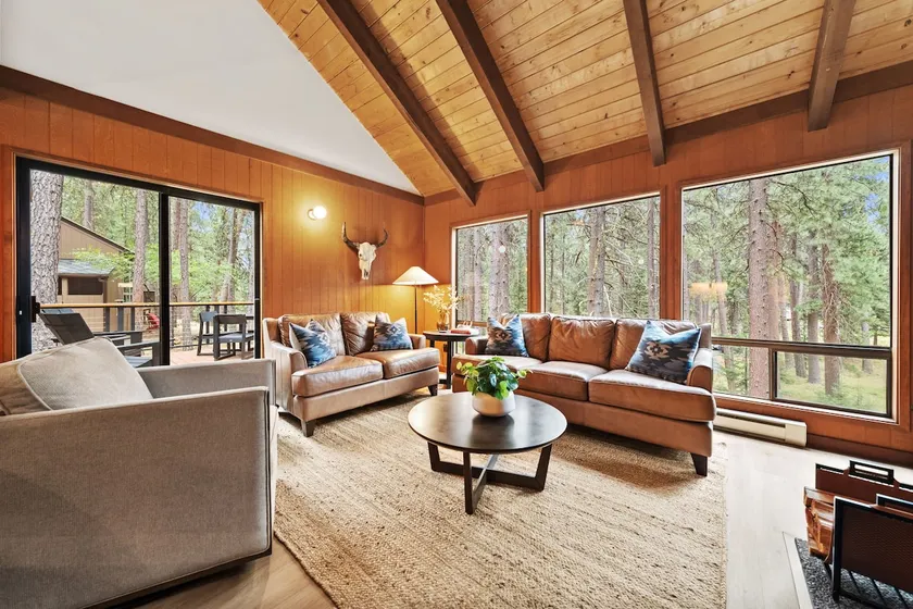 Black Butte-Ridge Haus-King Beds/AC/Dogs Welcome - Image 1