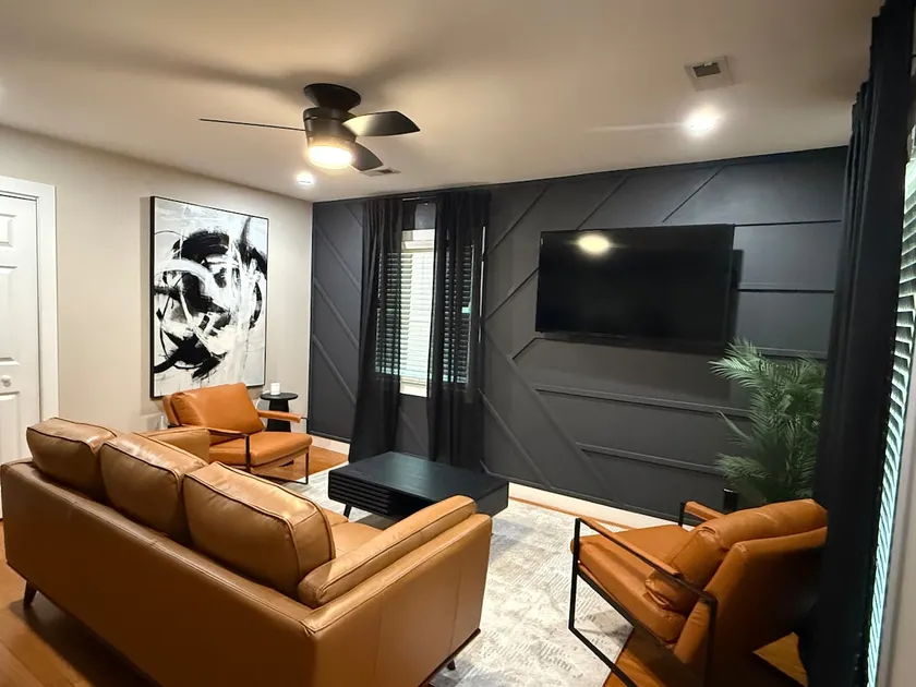 Lounge Off Olinda-UVA Retreat - Image 1