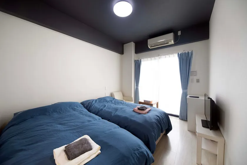 Sightseeing, gourmet, and shopping are all within 5 minutes - Twin room - Parking available - Image 1
