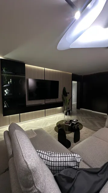 Modern 1BR w/ Comfy Sofa Lounge 75” - Image 1