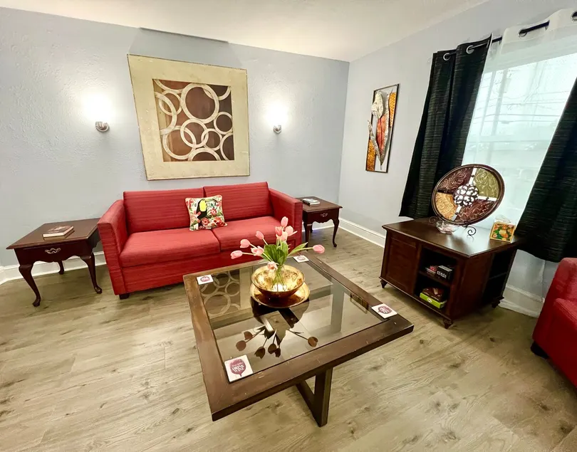 The English Nook - Image 1
