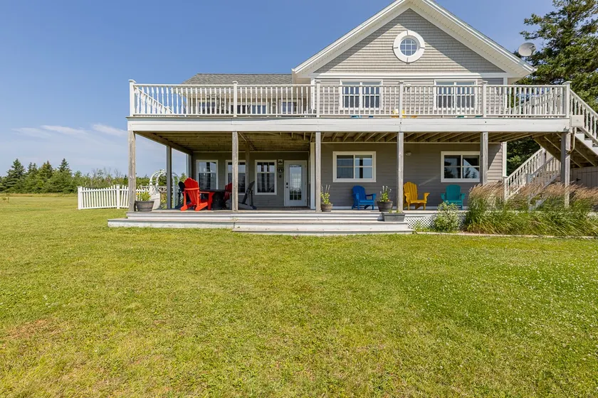 *NEW* The Basset Beach House with Beach Access - Image 1