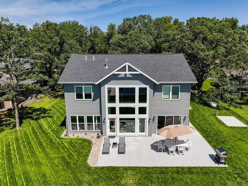 Lakeside Luxury on Rush Lake - Image 1