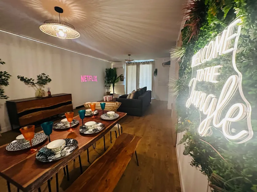 Cocooning cinema lounge | garden | Parking - Image 1