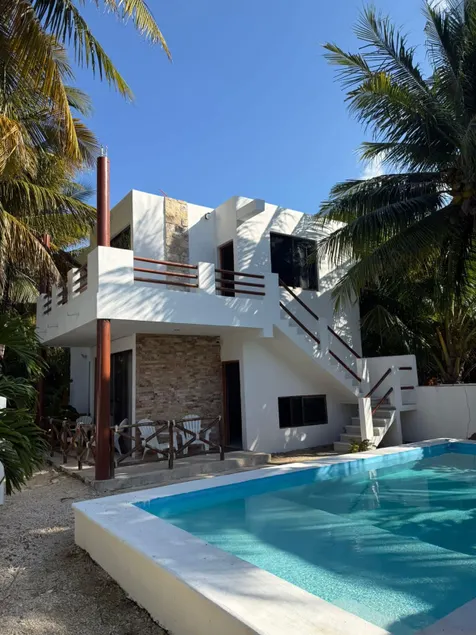 Nice 2nd floor apartment near the beach - Image 1