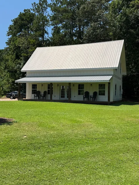 The “White House” cottage - Image 1