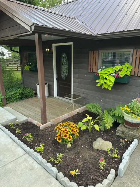 Garden Cottage - Image 1