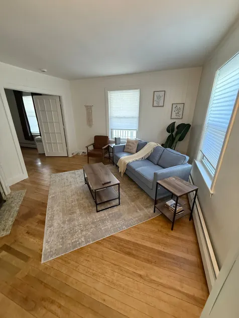 Large 3BD 1st Floor Apartment Minutes from 290 - Image 1