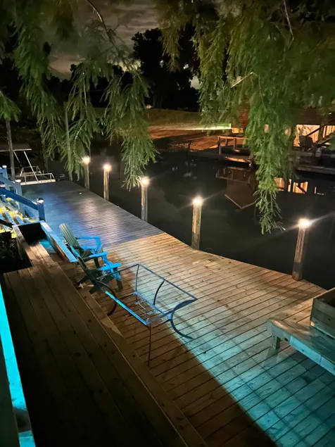 Newly Renovated Modern Lakehouse - Image 1