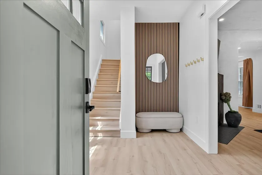 Ontario's Luxe House - Image 1