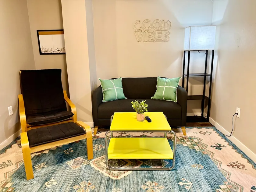 Stay on Spring #1 • Spacious • Pet-Friendly • DTSF - Image 1