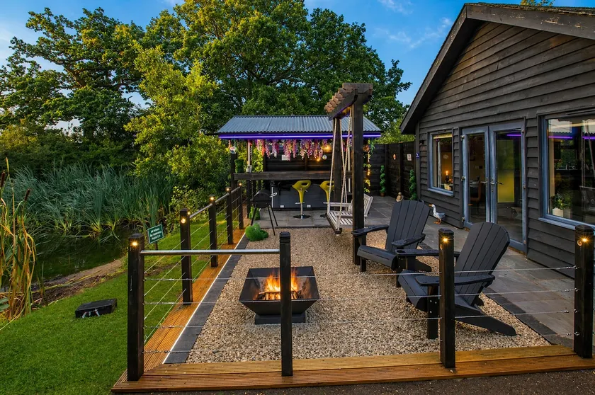 Maple Luxury Lodge - Image 1
