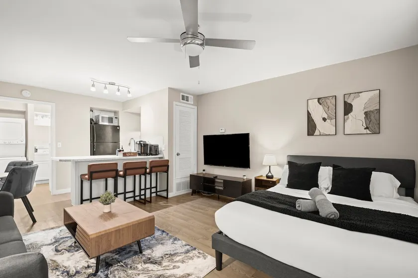The Domain Retreat | Modern 1BR + Fast WiFi - Image 1