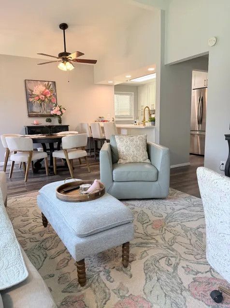 Fabulous Fairport 3 bdrm home- walk to Erie canal - Image 1