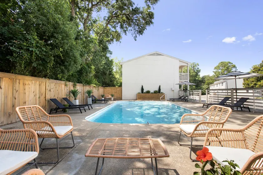 Porter Bloom Pool + Prime Spot - Image 1