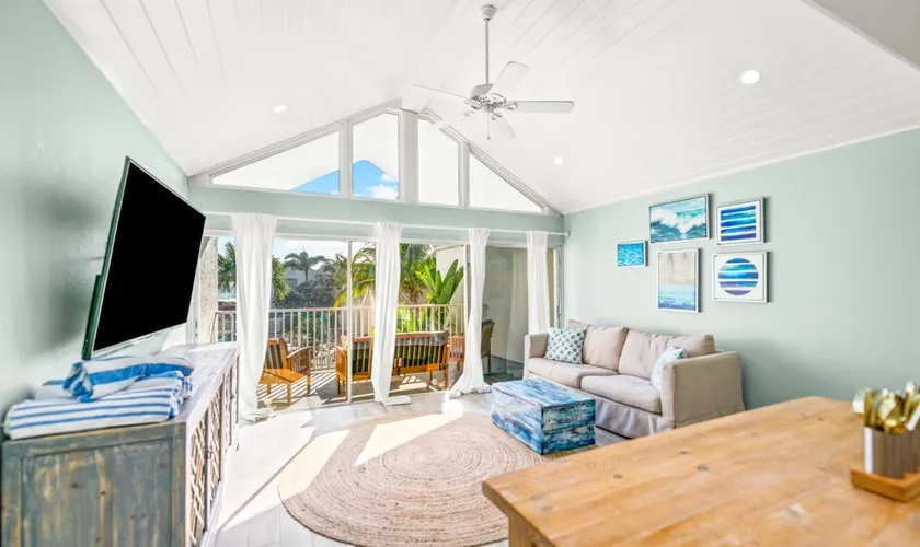 Gulf View ~Heated pool~Renovated~Coconuts 2 bed! - Image 1