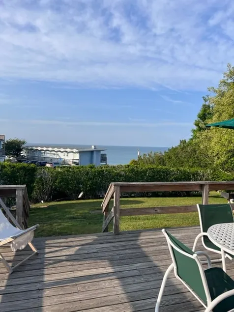 Wave Crest Oceanfront Cottage. - Image 1