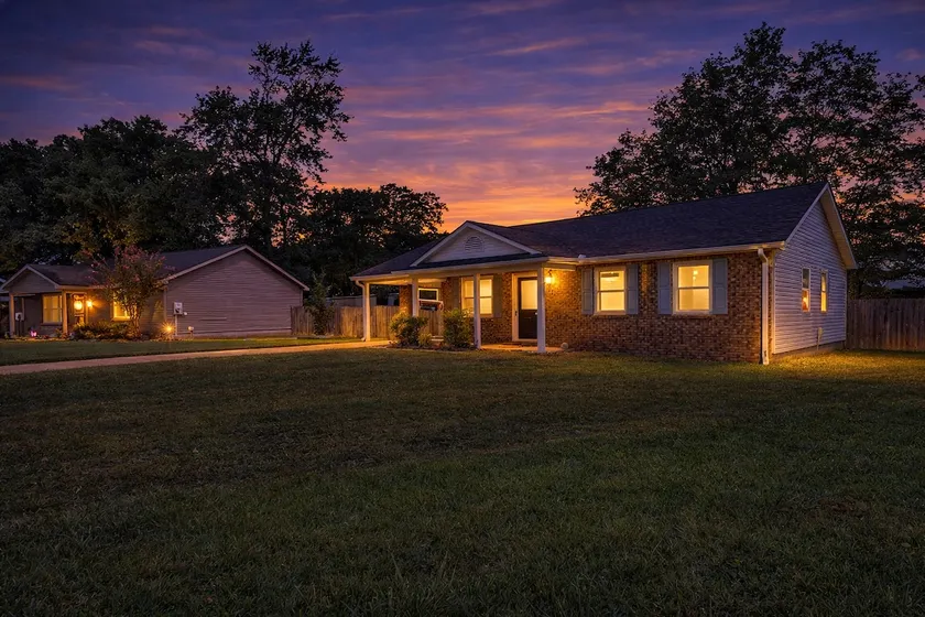 Family-Friendly, 3BRSleeps6, Near Ball Complex - Image 1