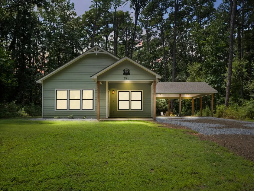 Peaceful Pines Bungalow - Image 1